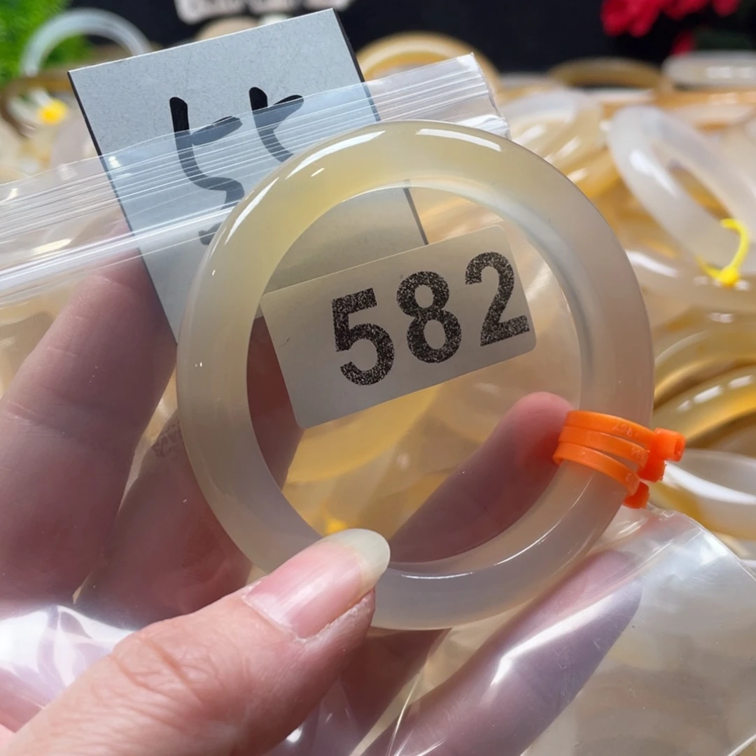 玛瑙/玉髓未镶嵌手镯