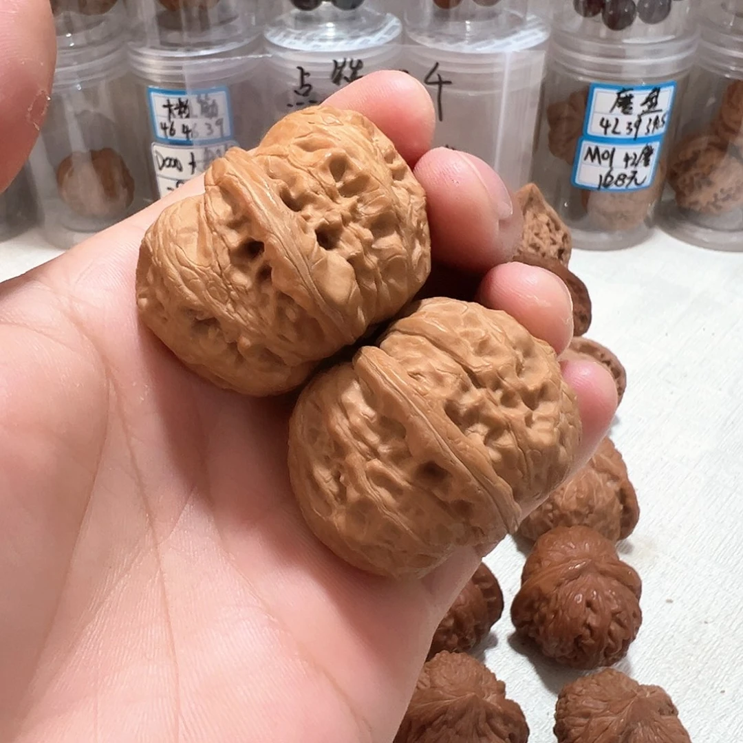 11号文玩核桃40.5尺平谷元宝