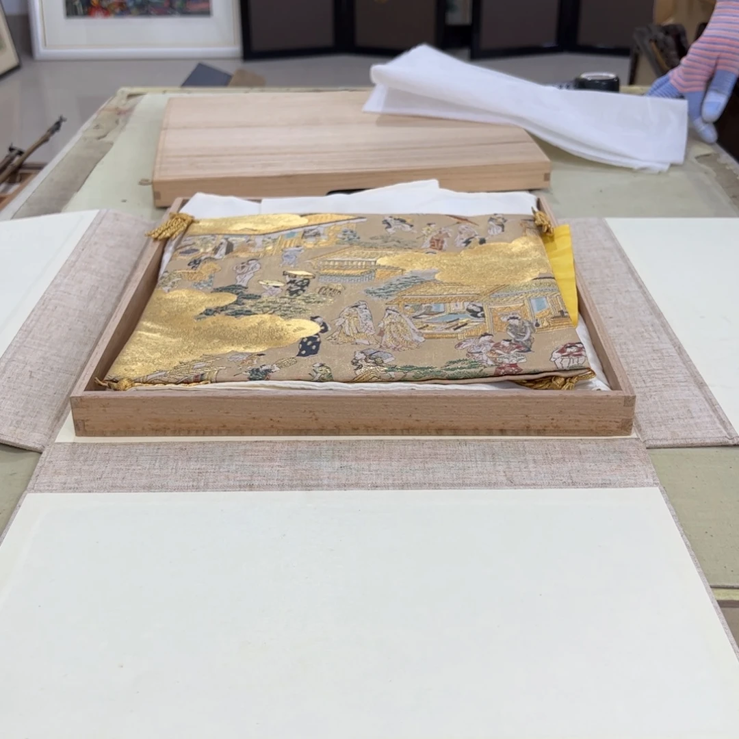 老***客绘画屏风框画茶空间设计