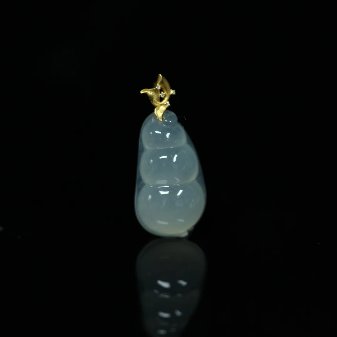 4天然缅甸翡翠A货18K金镶白吉祥三宝福豆吊坠/01019079/拍卖