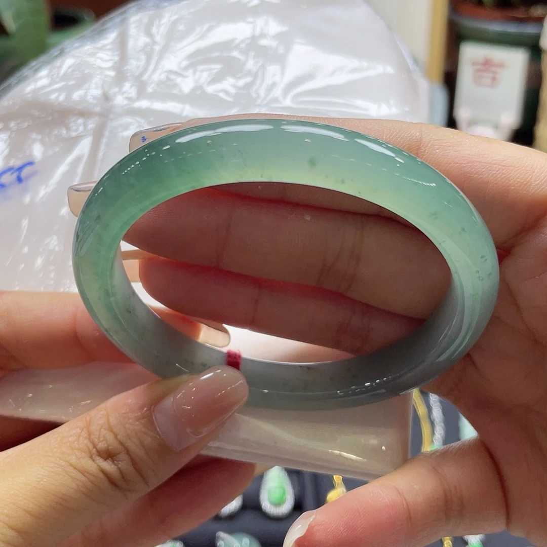 翡翠未镶嵌手镯40 号链接