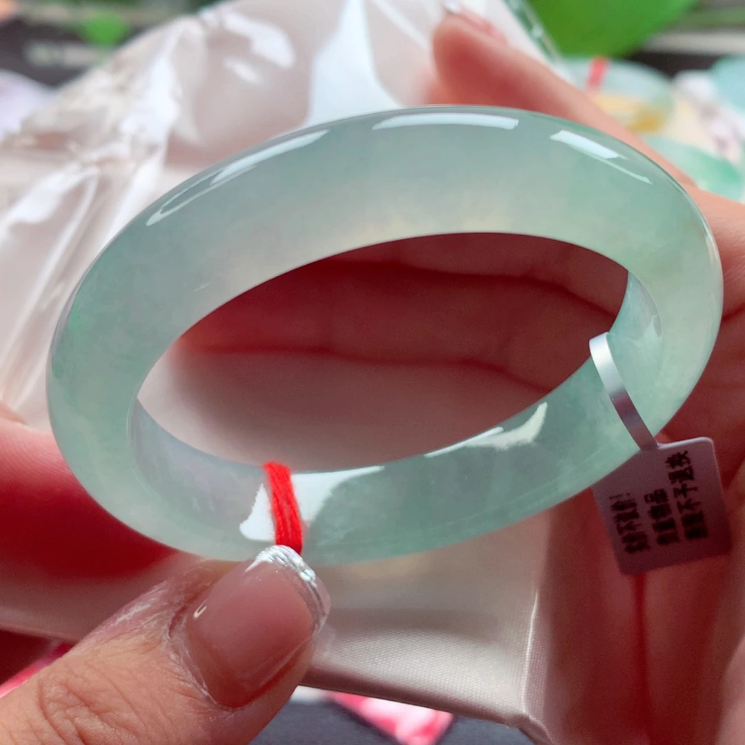 翡翠未镶嵌手镯（贵妃镯）师妹53.5冰种甜绿起光（20号）