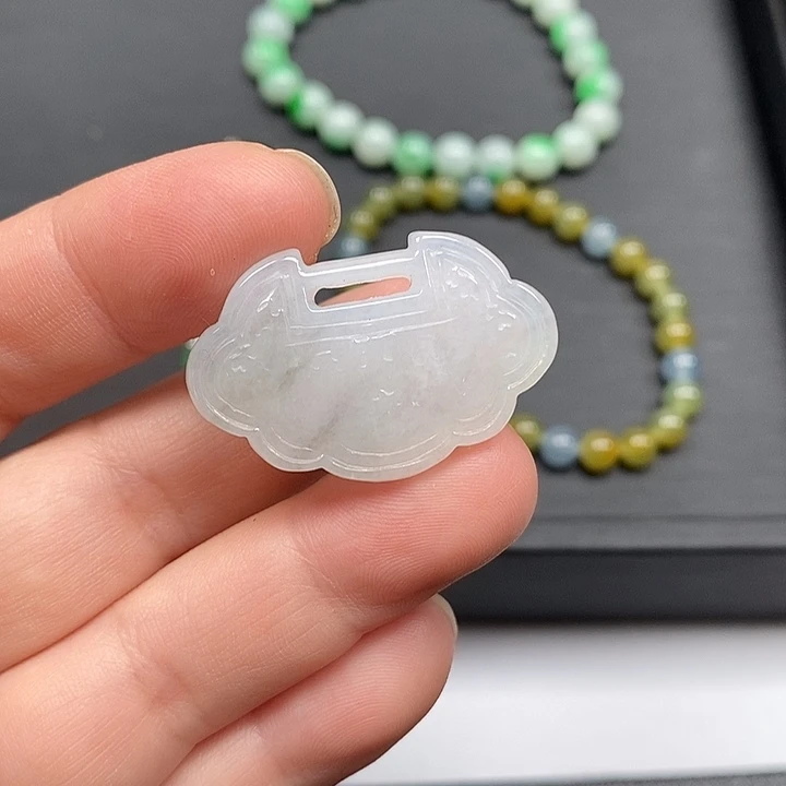 颈饰未镶嵌翡翠如意锁