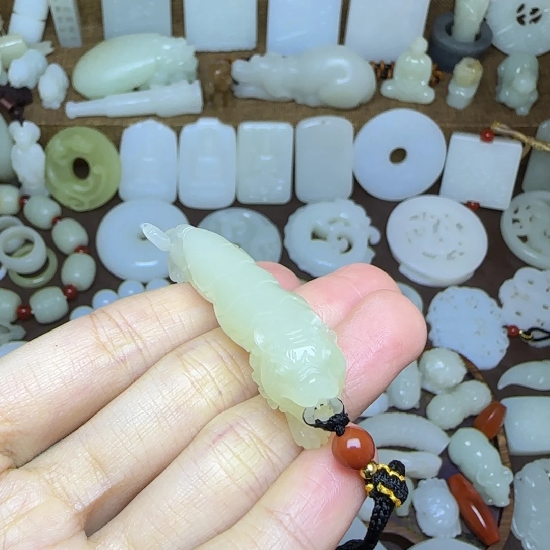 和田玉未镶嵌挂件老虎