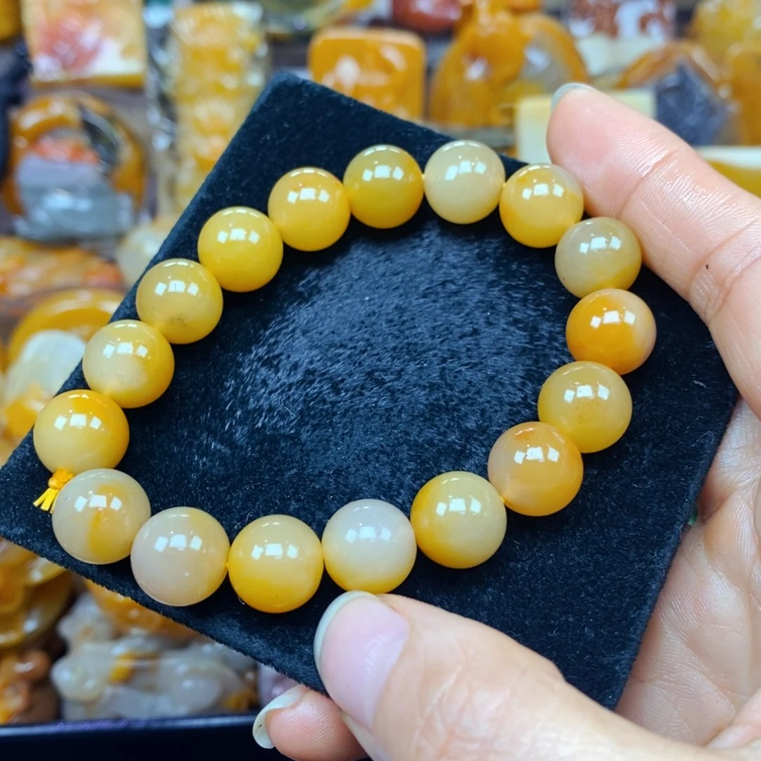 未镶嵌石英质玉（黄龙玉）颈饰
