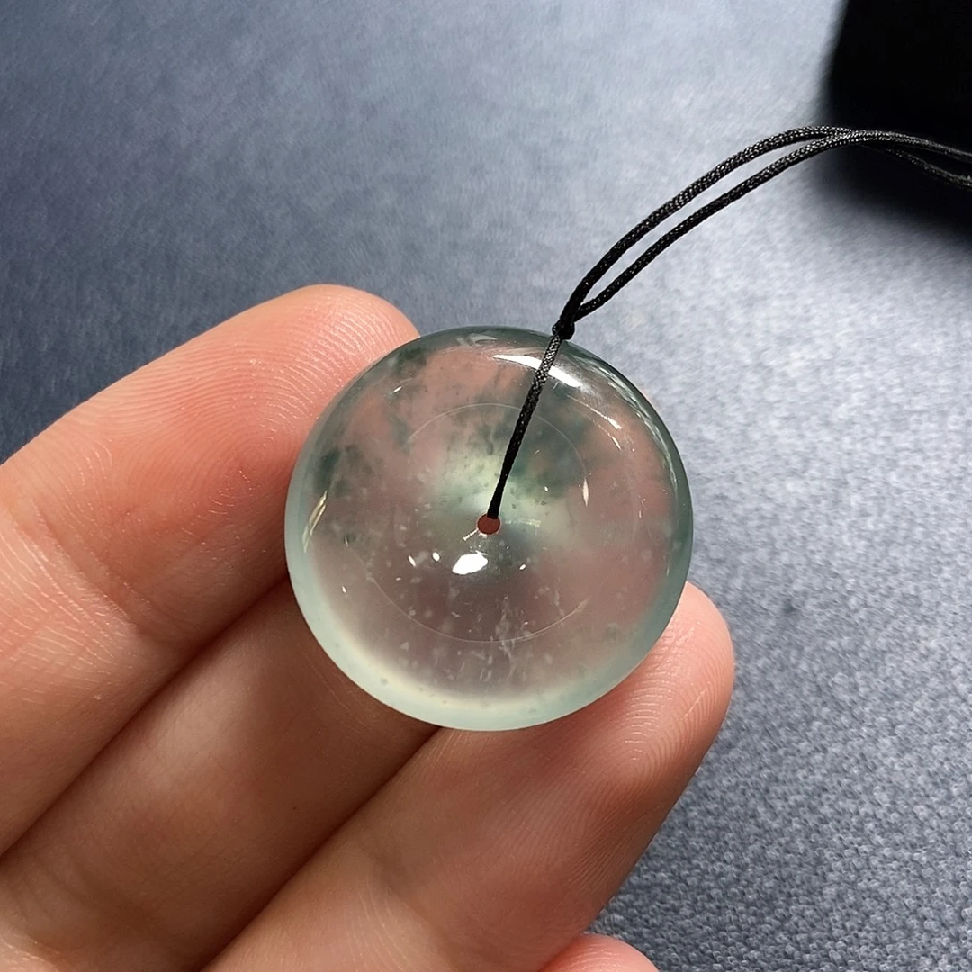 翡翠未镶嵌颈饰飘花扣