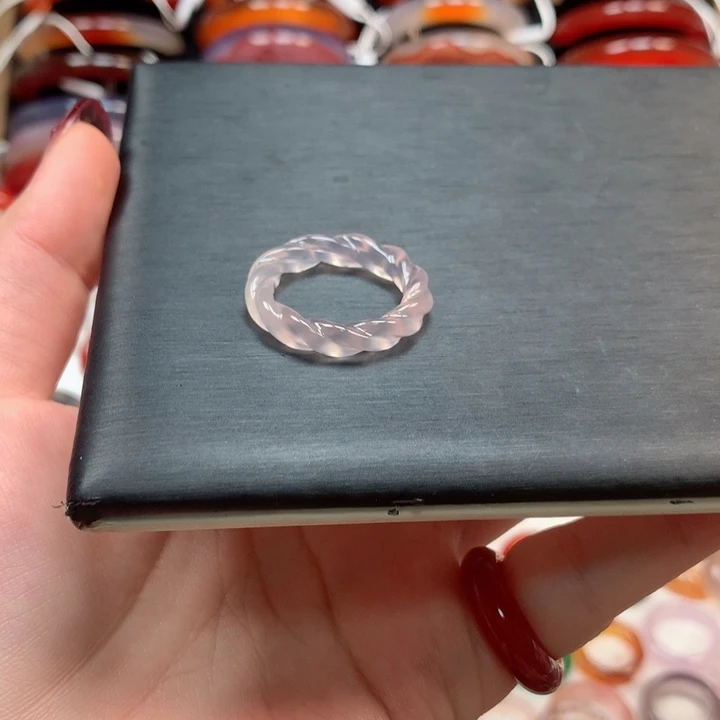 玛瑙/玉髓手链未镶嵌八****?