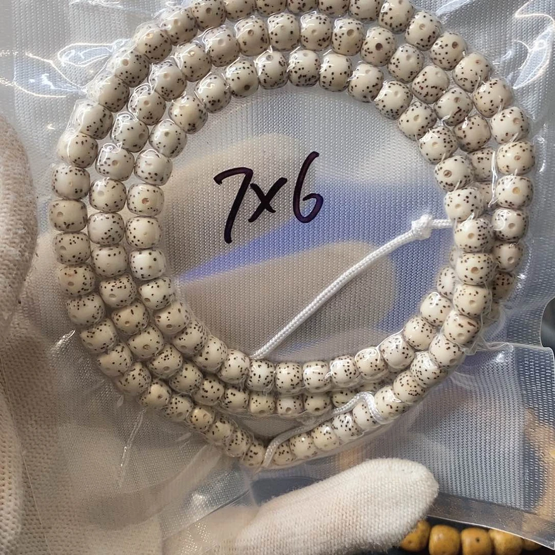 吊坠星月菩提A05原白大眼7*6长