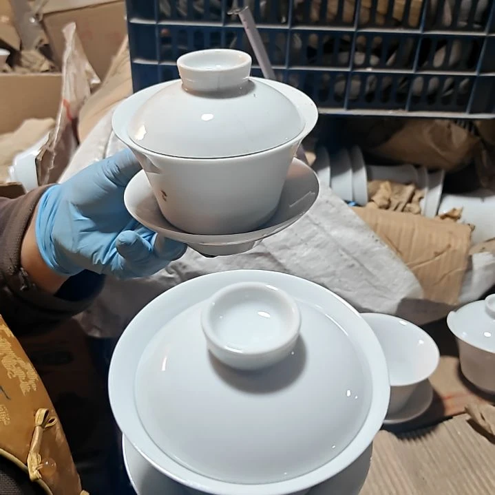 摆件陶瓷盘子碗啥都有