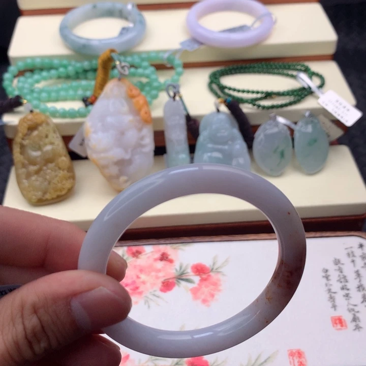 翡翠未镶嵌手镯手镯