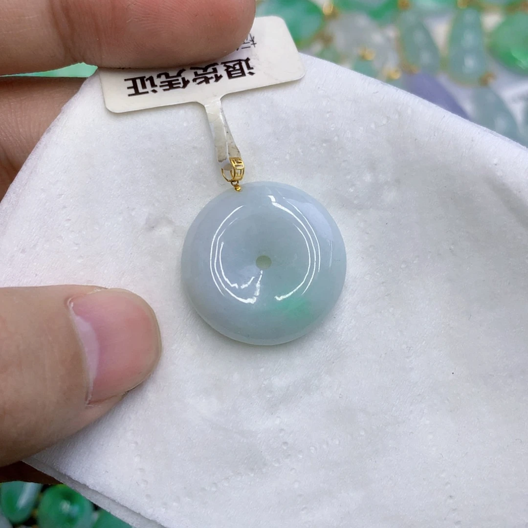 【闪购商品】颈饰18K金镶嵌翡翠