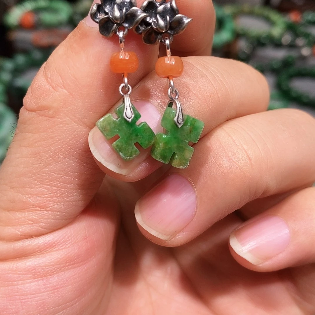 银S925镶嵌翡翠耳饰漂亮美眉