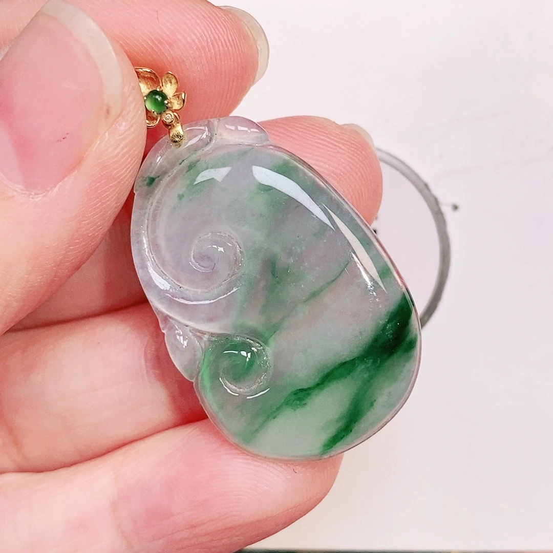 翡翠18K金镶嵌颈饰