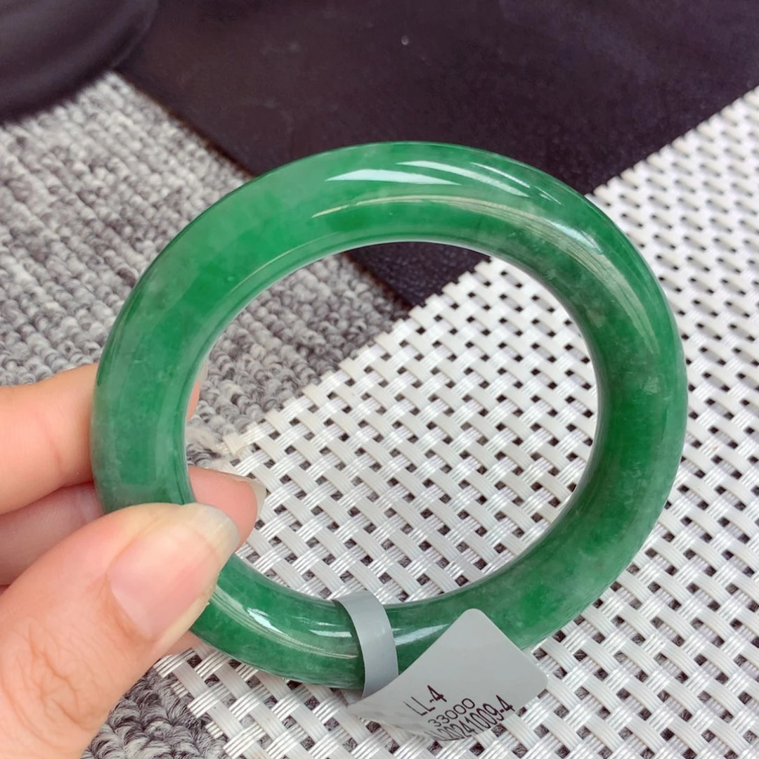 翡翠手镯未镶嵌缅甸