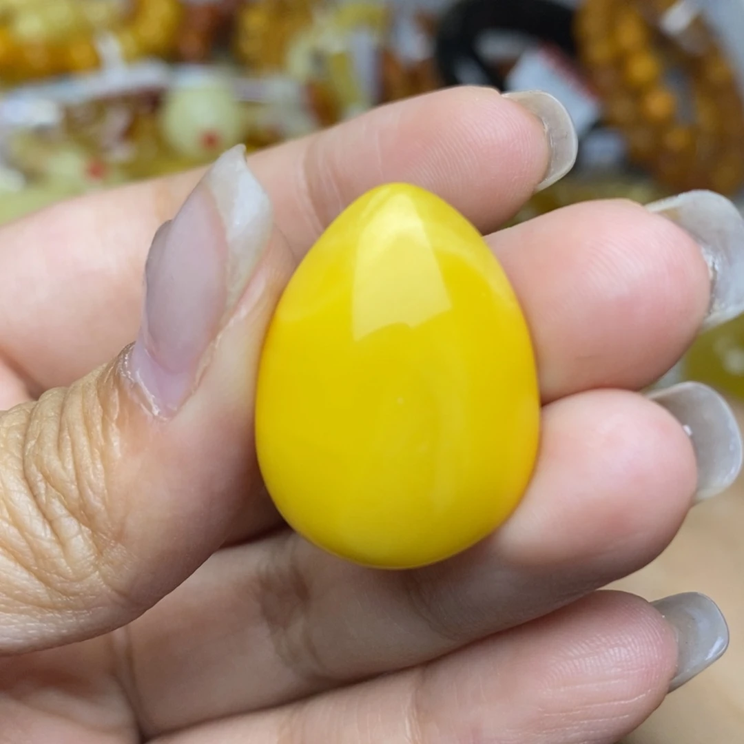 未镶嵌琥珀珠宝奇石