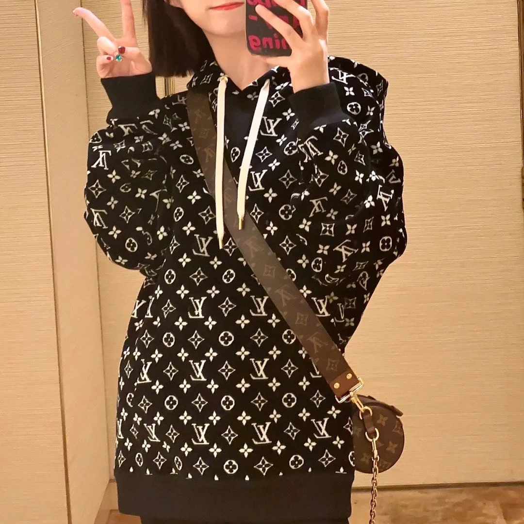 99新 LouisVuitton/路易威登 99新/LV / 连帽卫衣/M码/Xspa8484