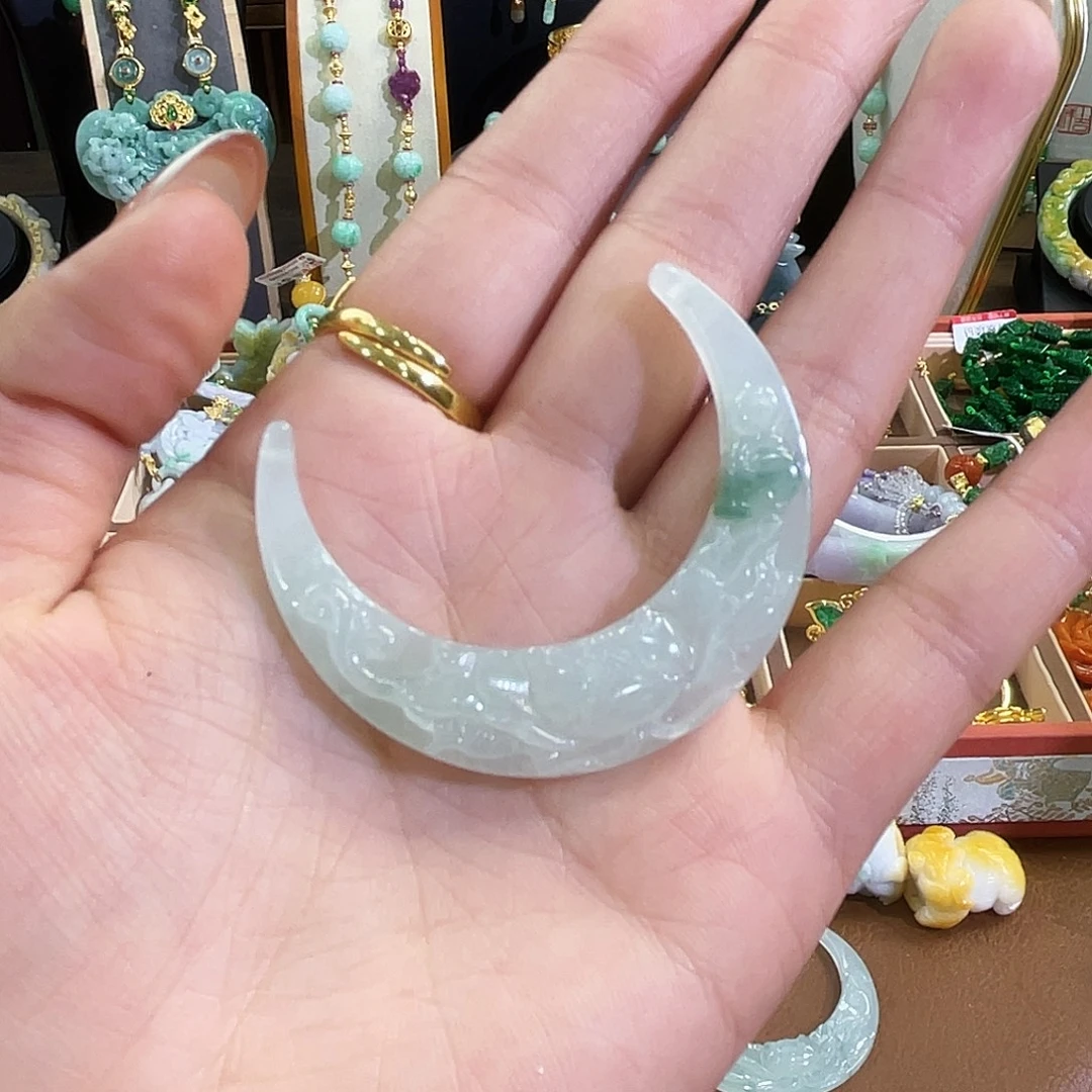 心****翡翠未镶嵌颈饰炸