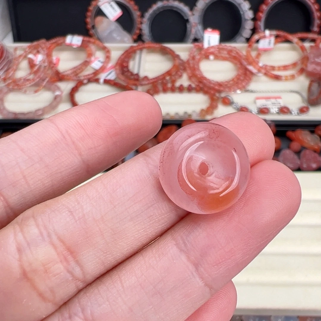 南红玛瑙未镶嵌颈饰平安扣