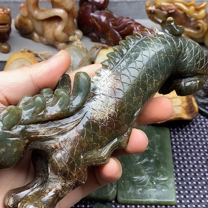 未镶嵌蛇纹石玉颈饰花*雨