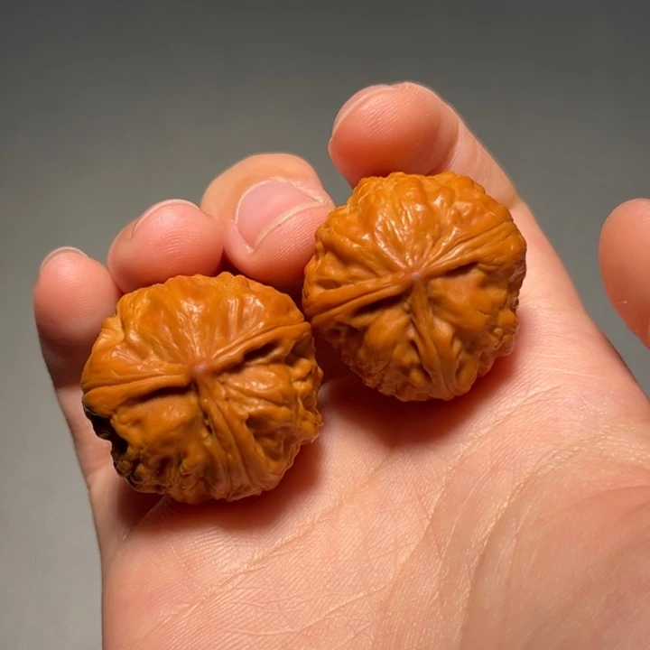 文玩核桃把件三棱068