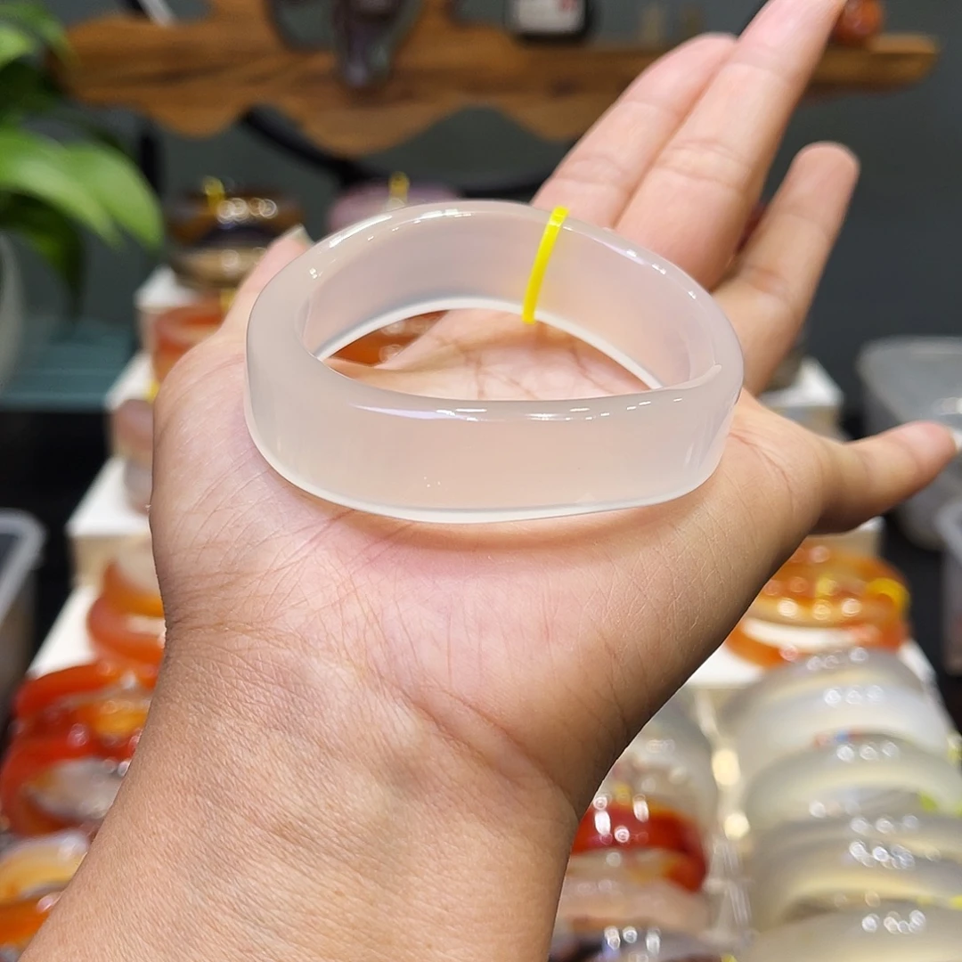 ****月玛瑙/玉髓未镶嵌手镯