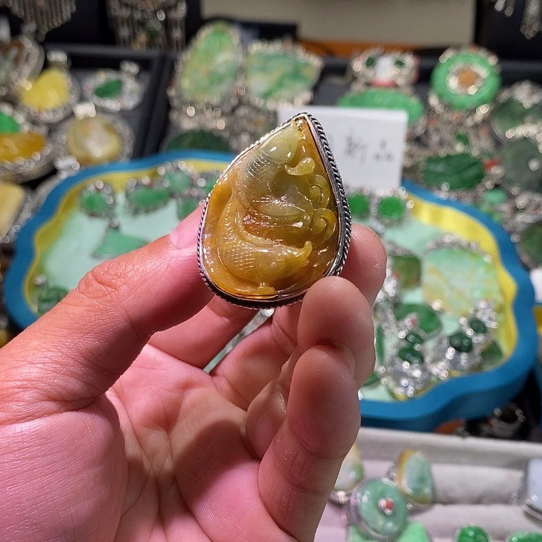 新品双鱼俏色戒指