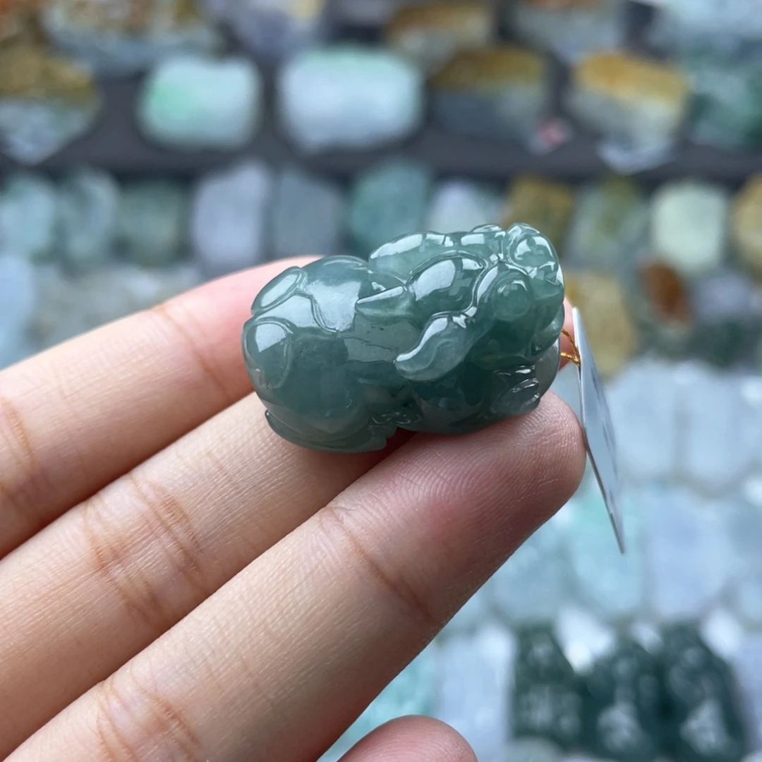 颈饰未镶嵌翡翠貔貅