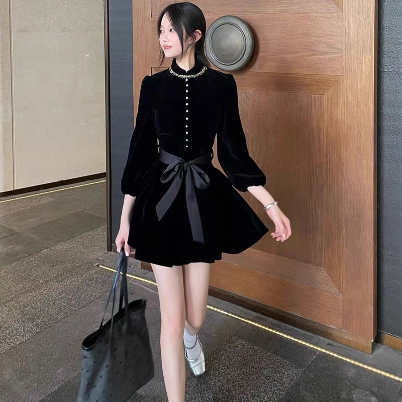 伯拉德千金赫本风连衣裙秋季黑色丝绒高级感生日年会礼服小黑裙子