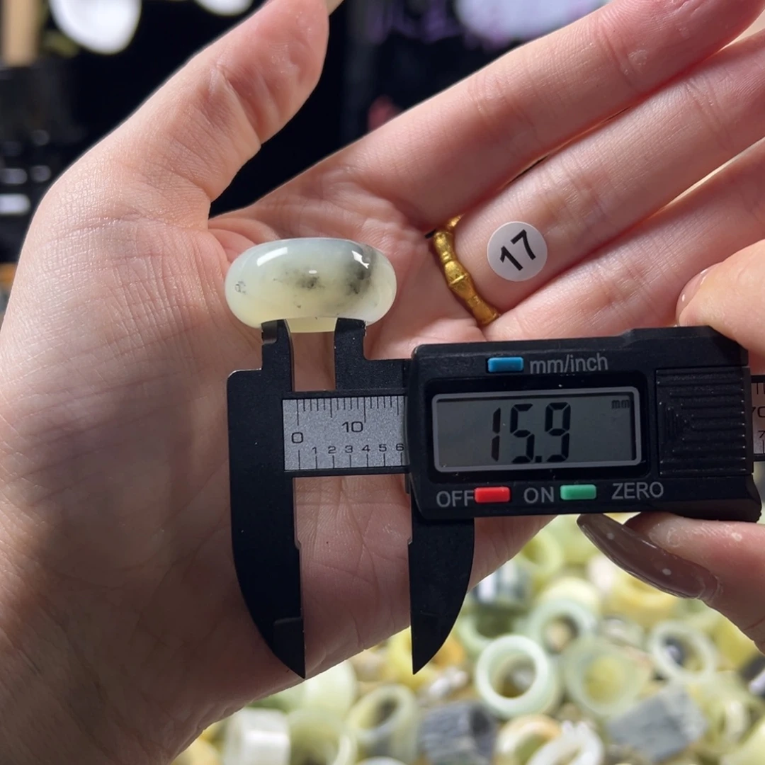 蛇纹石玉未镶嵌戒指