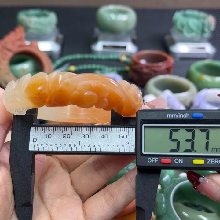 石英质玉手镯未镶嵌