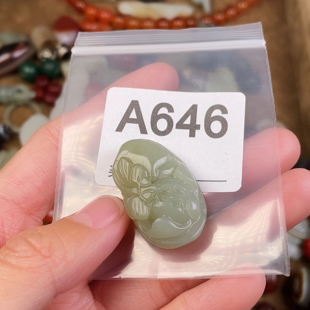 和田玉（糖玉）未镶嵌颈饰