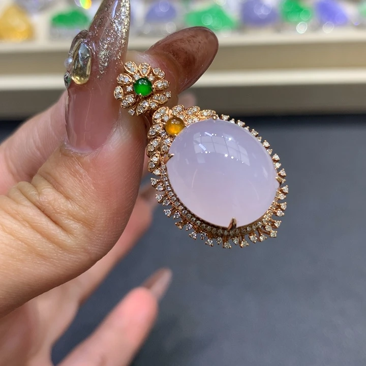 翡翠颈饰18K金镶嵌翡翠