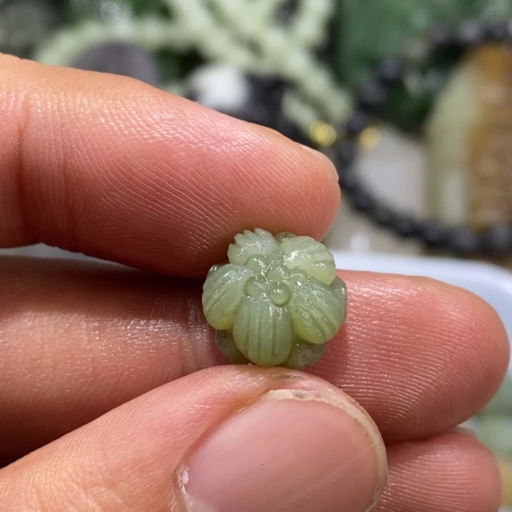 小****和田玉（糖玉）未镶嵌车挂