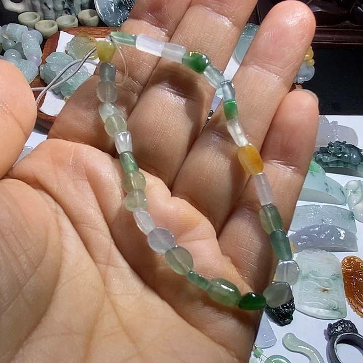 定制翡翠未镶嵌手串