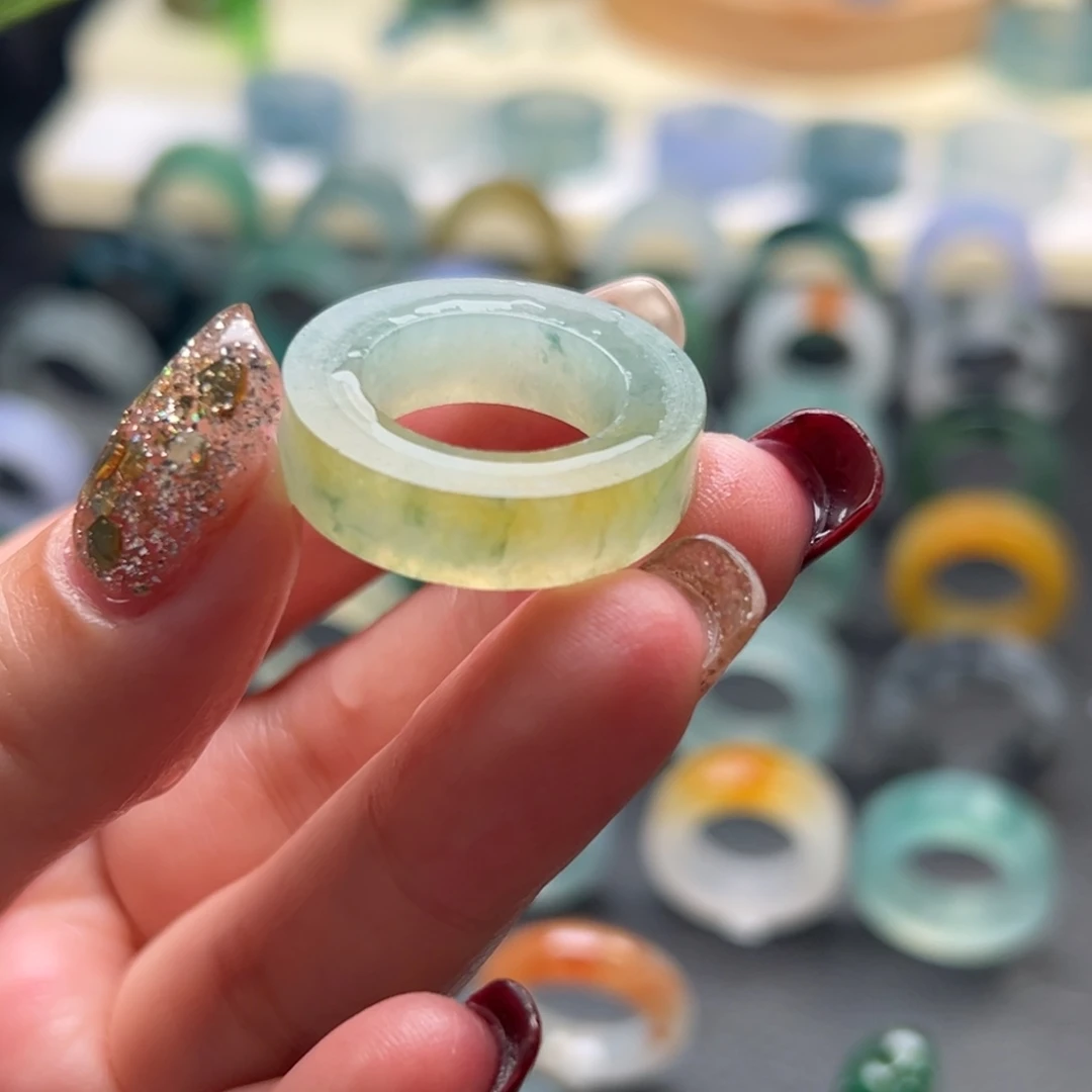 定制翡翠未镶嵌戒指