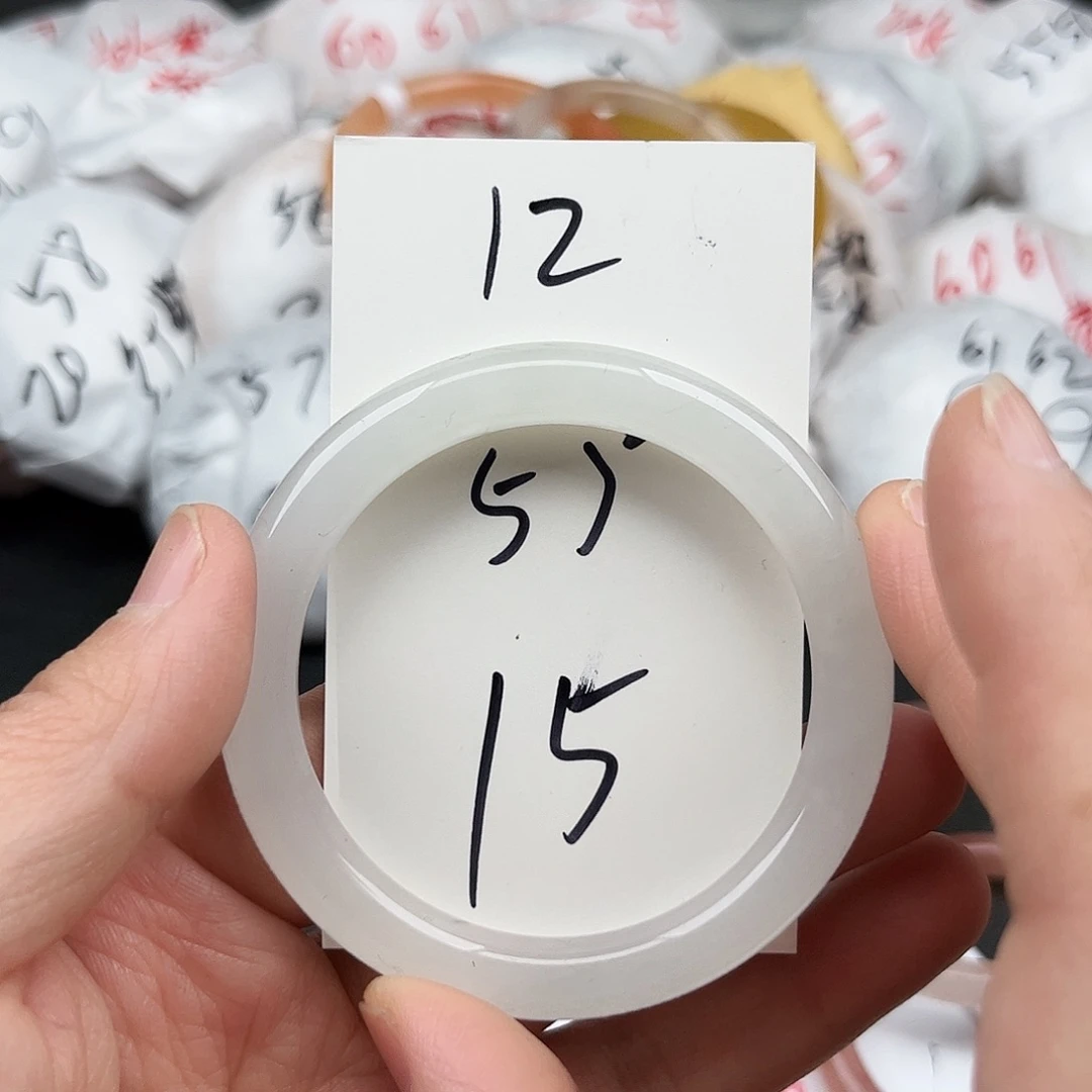 石英质玉未镶嵌手镯12