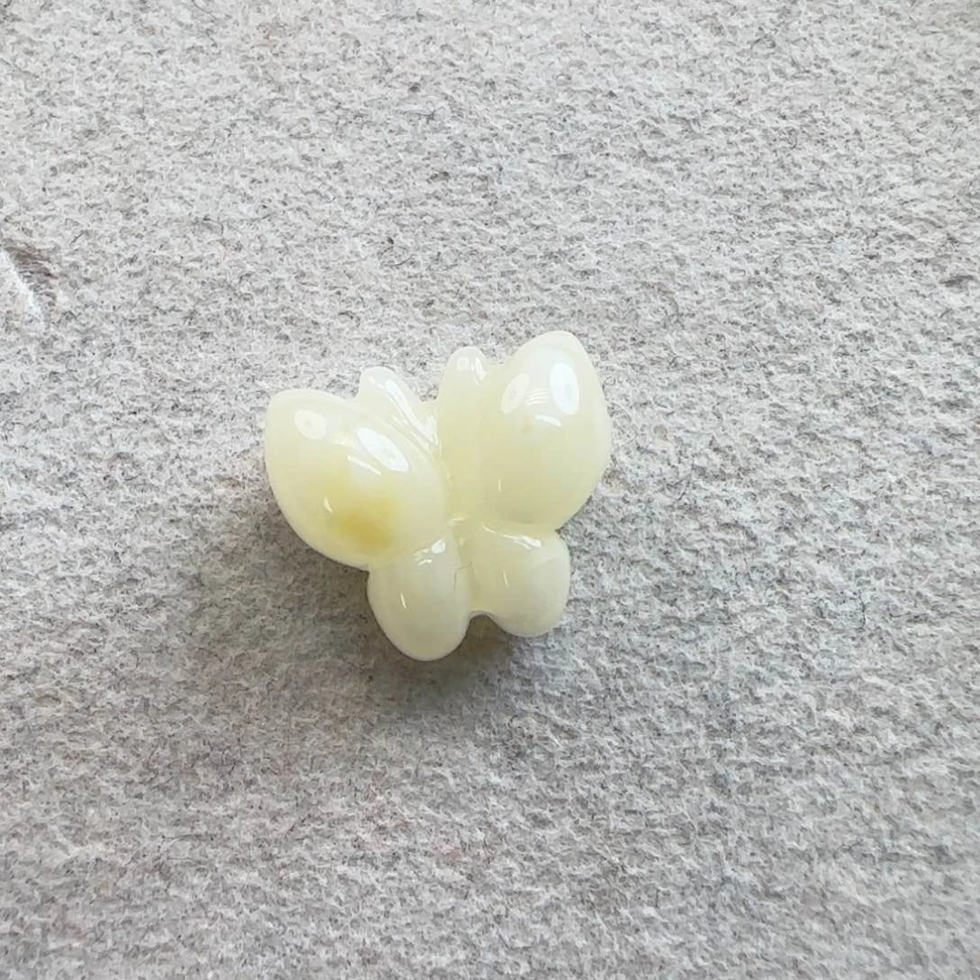 琥珀颈饰未镶嵌琥珀