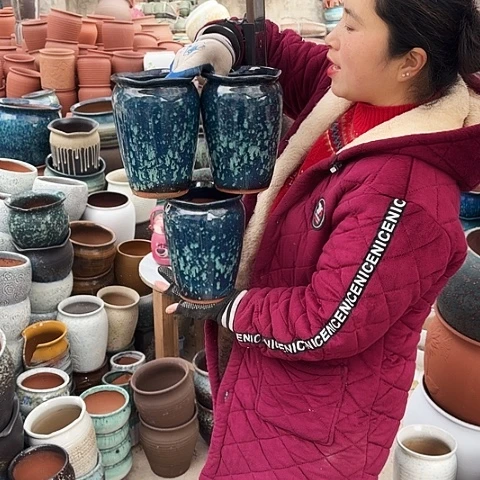 14口20高瑕疵盆子。