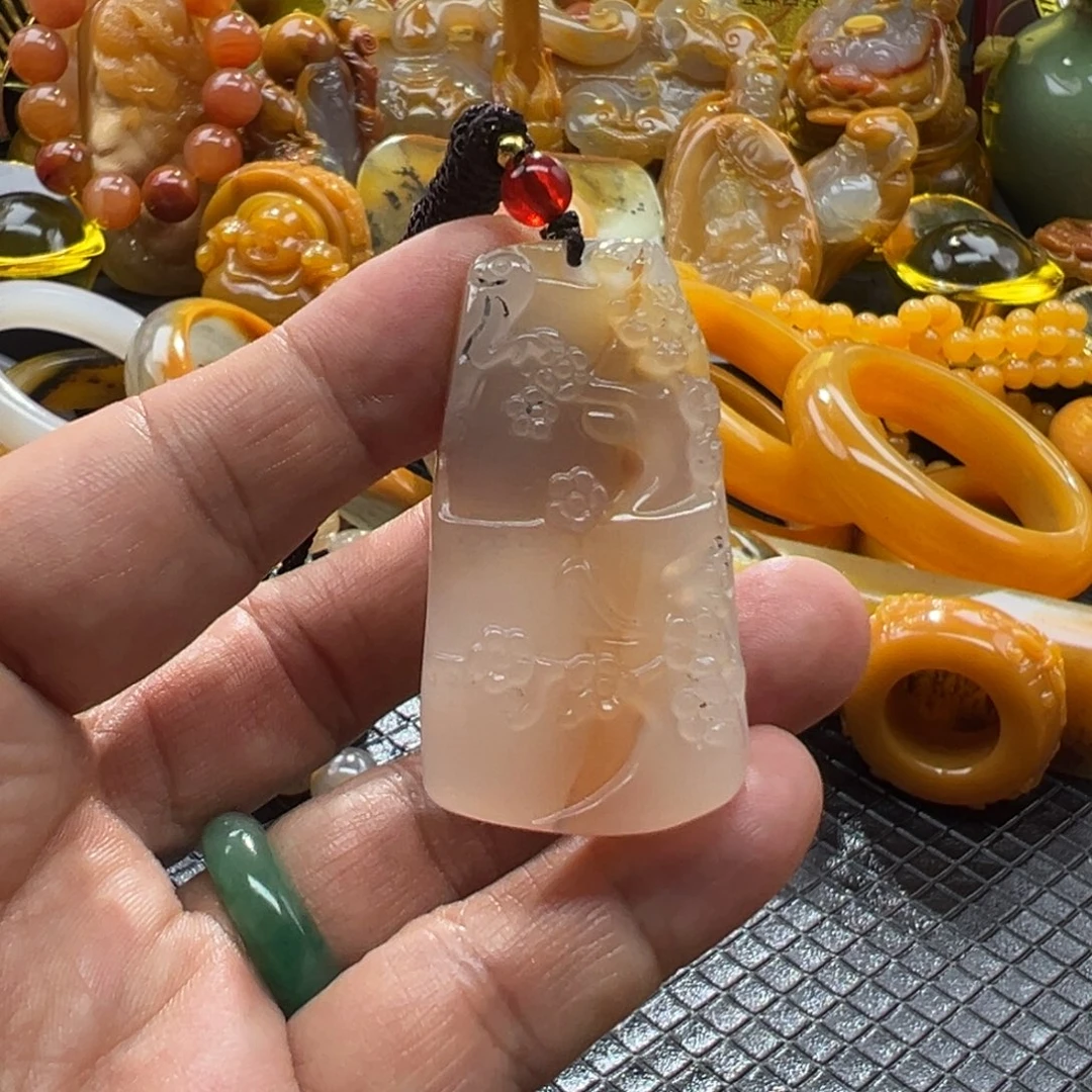 石英质玉未镶嵌颈饰