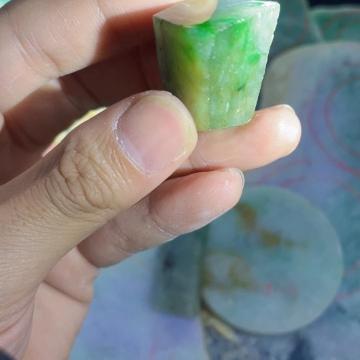 翡翠未镶嵌挂件片料