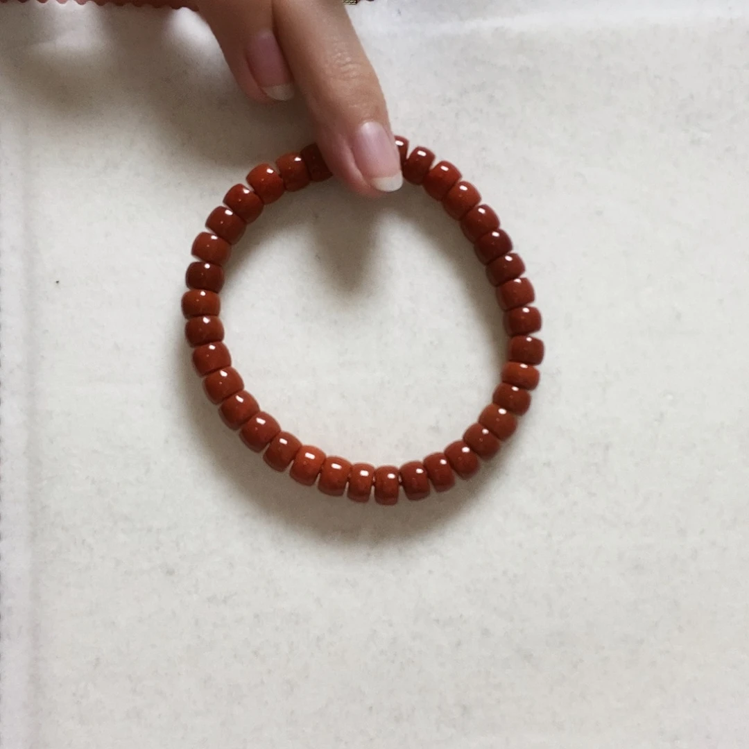 南红玛瑙手串未镶嵌简单