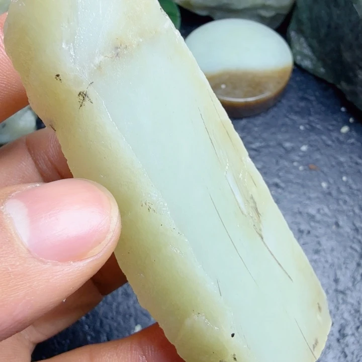和田玉（糖玉）未镶嵌珠宝奇石