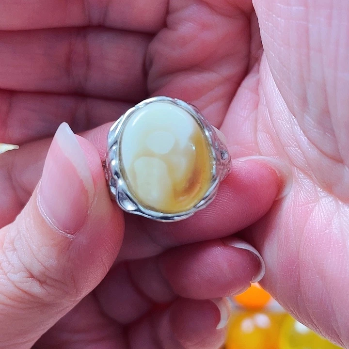 银S925镶嵌颈饰琥珀戒指