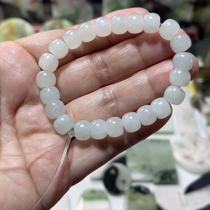 独山玉未镶嵌颈饰