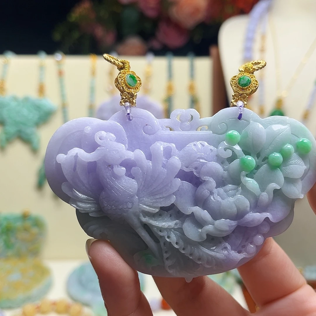 翡翠颈饰未镶嵌凤凰牡丹