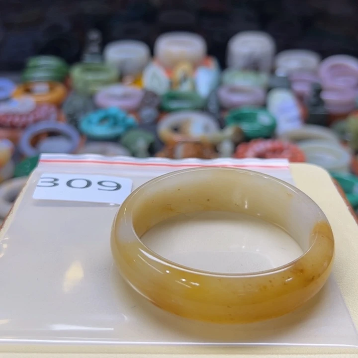 石英质玉手镯未镶嵌关*尔309