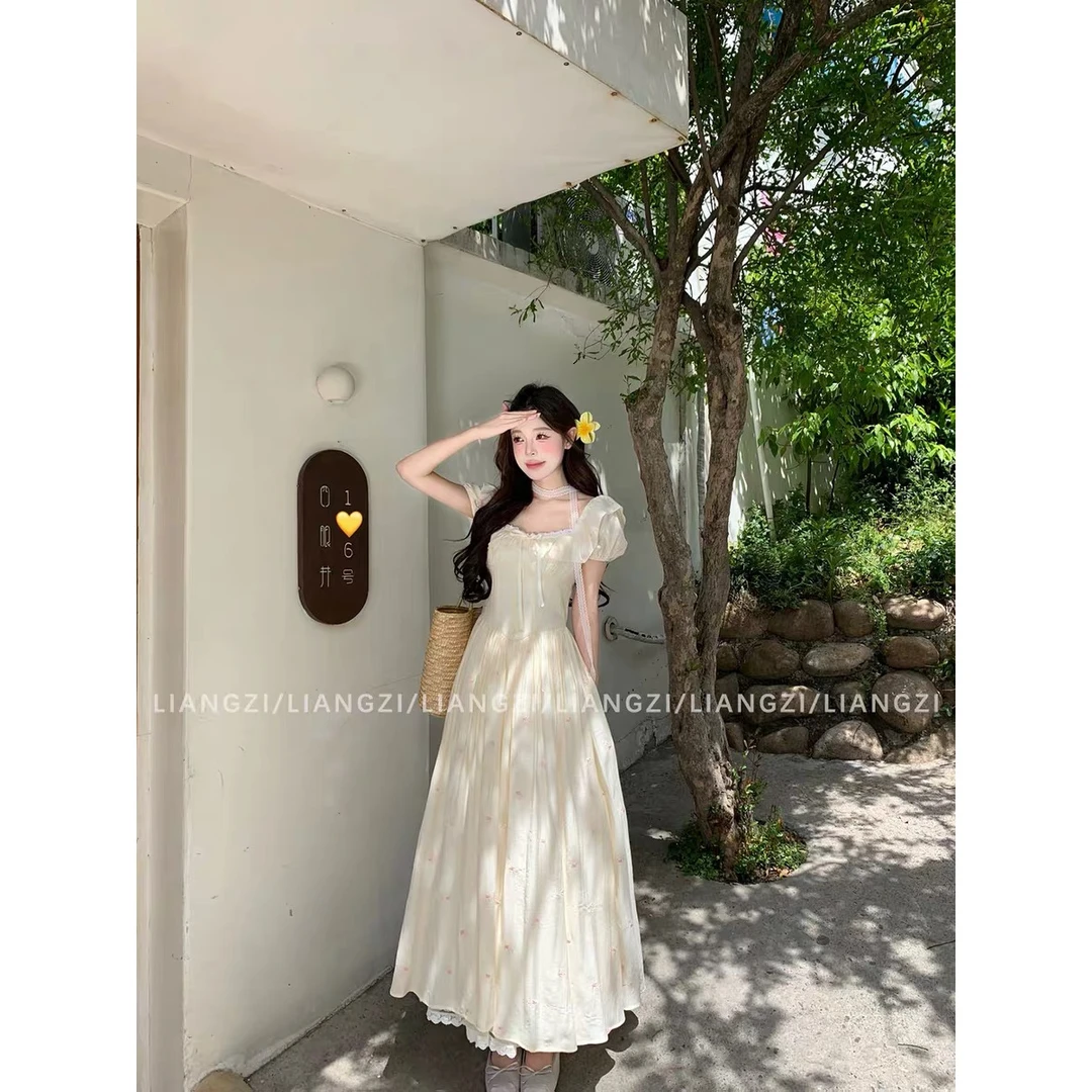 【花汀少女】夏季纯色方领刺绣长裙收腰显瘦连衣裙825113