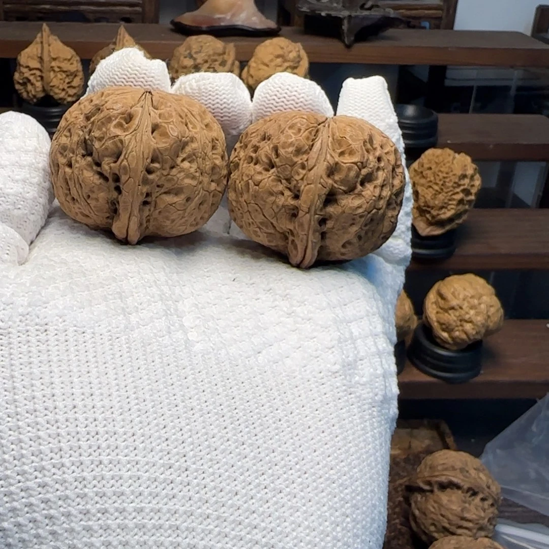 文玩核桃把件玉玲珑平底