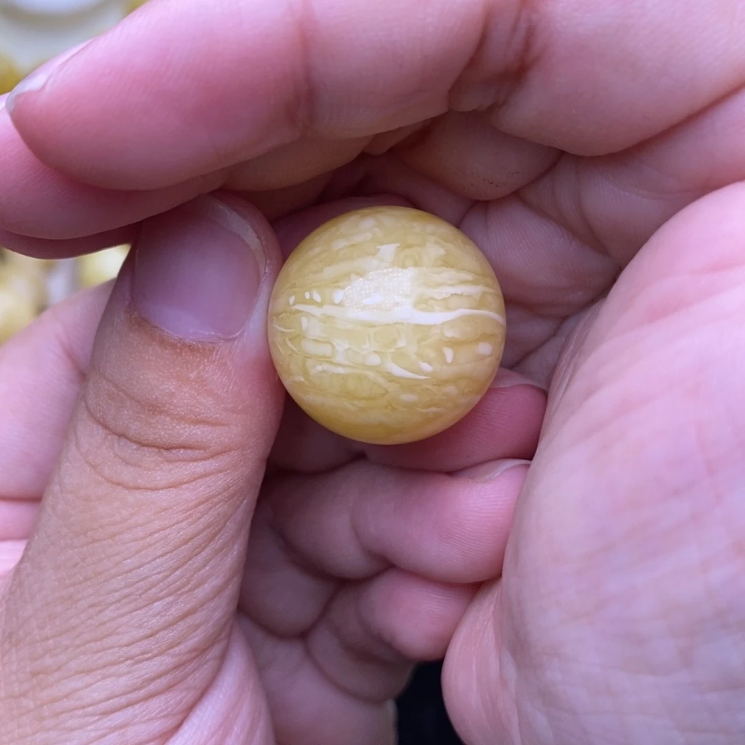 琥珀未镶嵌裸石22mm虎皮千层