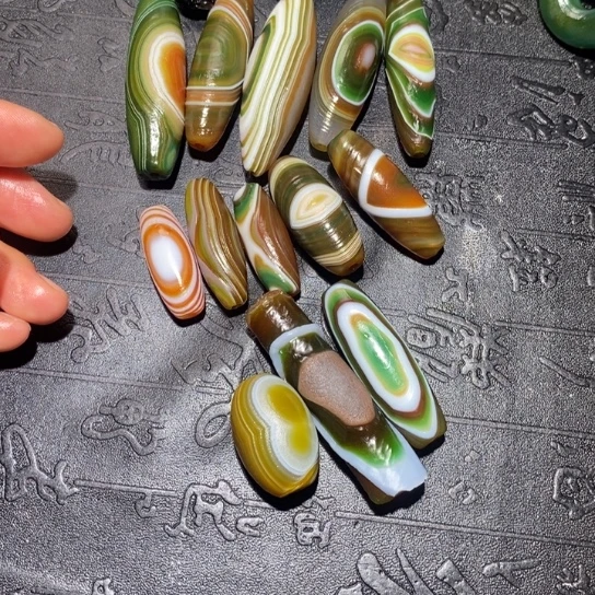 石英质玉未镶嵌珠宝半成品霸***花